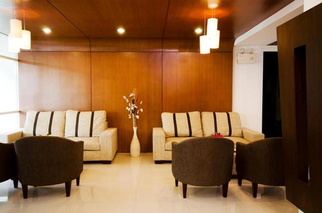 กลอรี่ เพลส Hotel หัวหิน ภายนอก รูปภาพ
